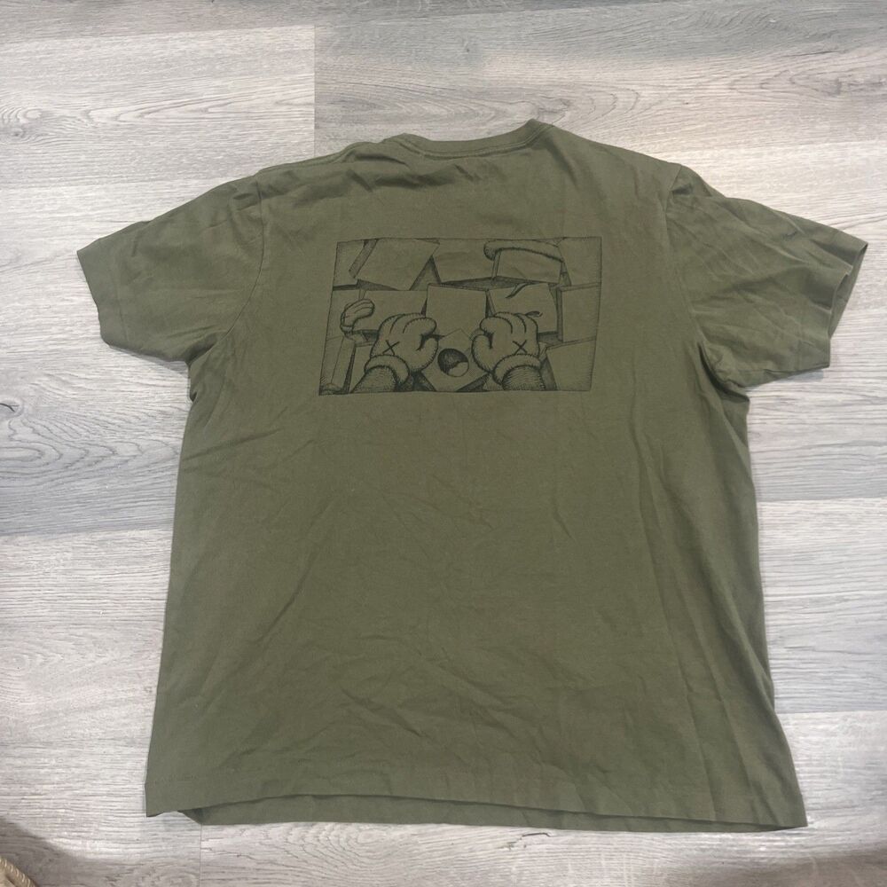 Kaws x Uniqlo UT XX Pocket T-shirt Japan Olive Green 2016 Size Large
